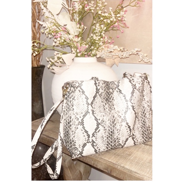 Free People Handbags - Free People Vegan snakeskin crossbody bag